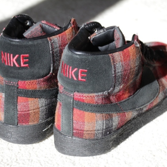 MOVINGNike SB Blazer Todd Jordan Red Plaid Flannel - Picture 2 of 5